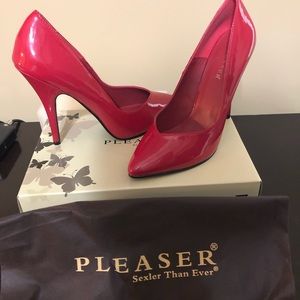 Red pumps